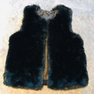 Pre-Lovd girls faux fur vest